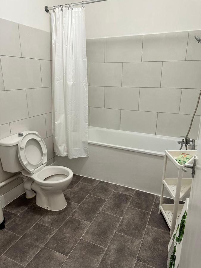 Ferienhaus 3 Bedroom House With Garden In Tottenham *